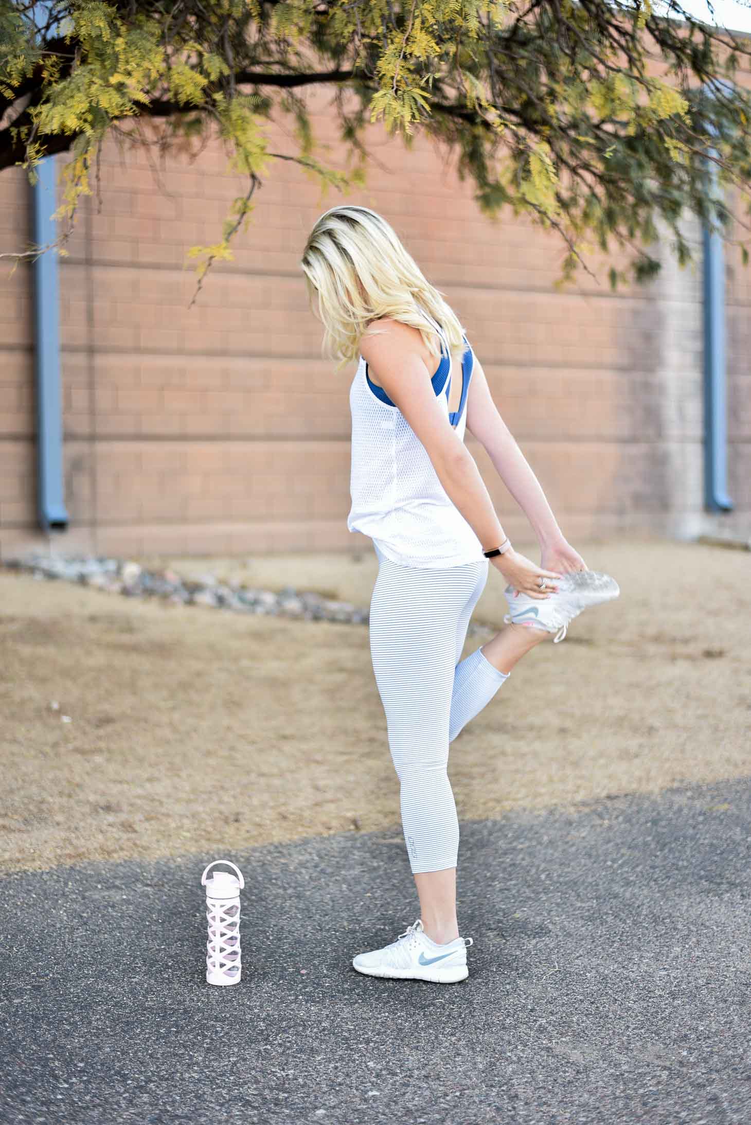 Erin Elizabeth of Wink and a Twirl in Lorna Jane Fitness Style