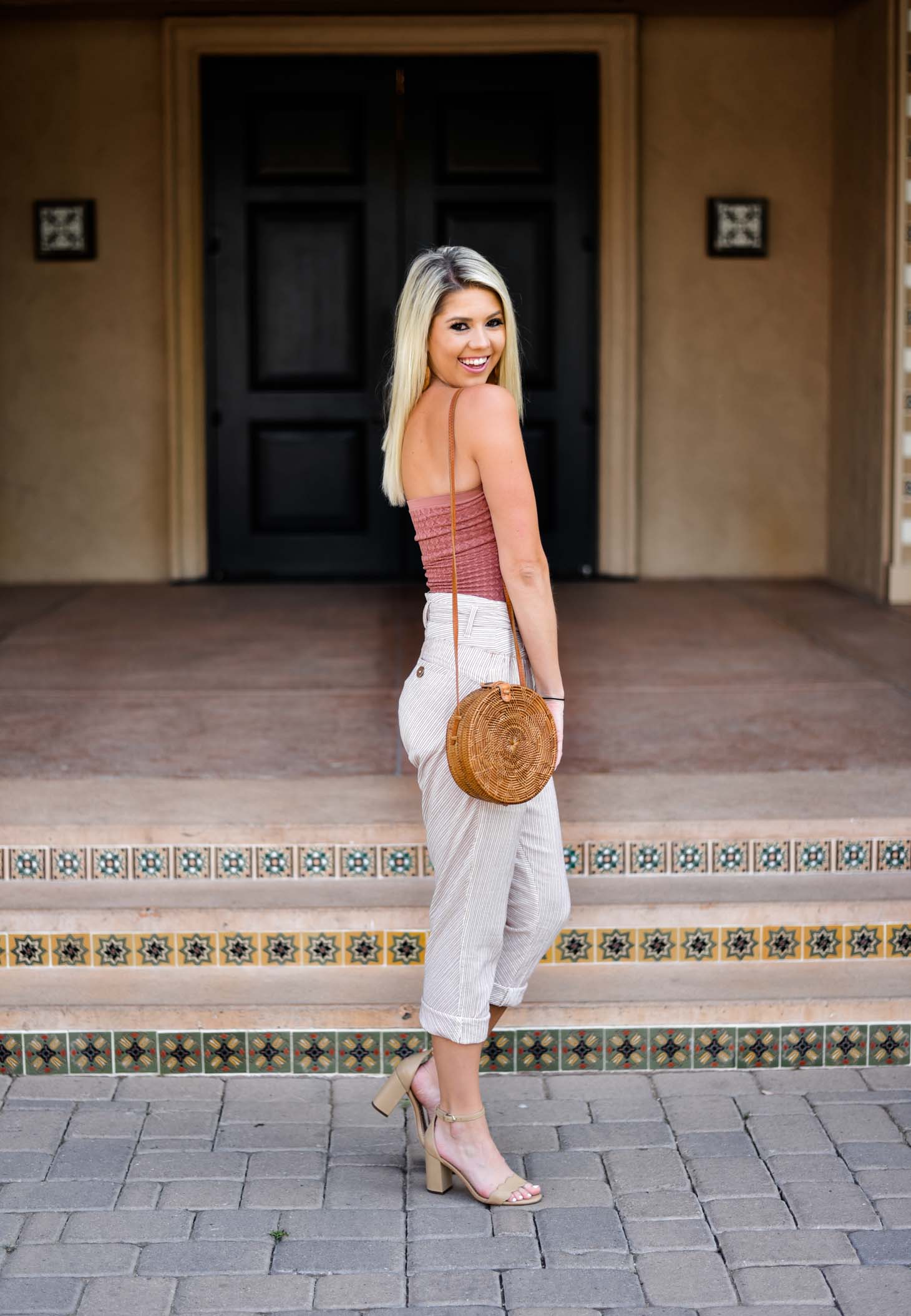 Erin Elizabeth of Wink and a Twirl shares this Free People Style and Outfit Featuring Linen Pants and Top