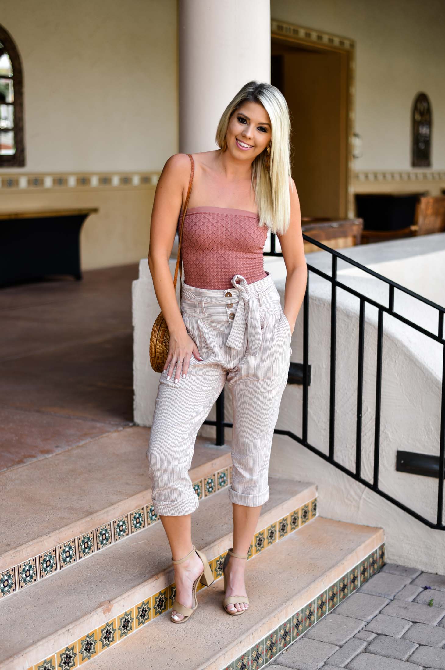 Erin Elizabeth of Wink and a Twirl shares this Free People Style and Outfit Featuring Linen Pants and Top