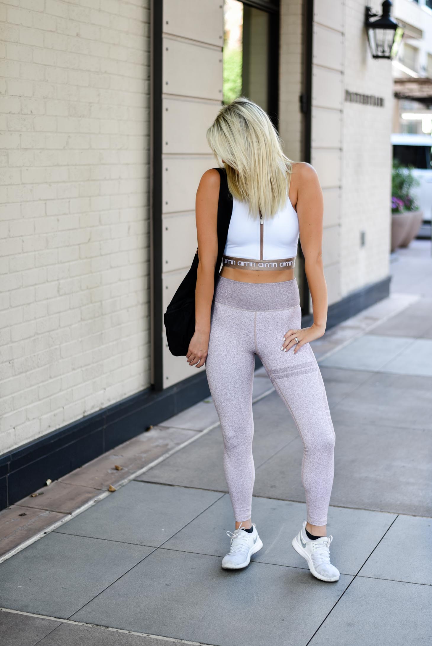 Erin Elizabeth of Wink and a Twirl shares this Aimn Athleisure Look for Workout Style Inspiration 