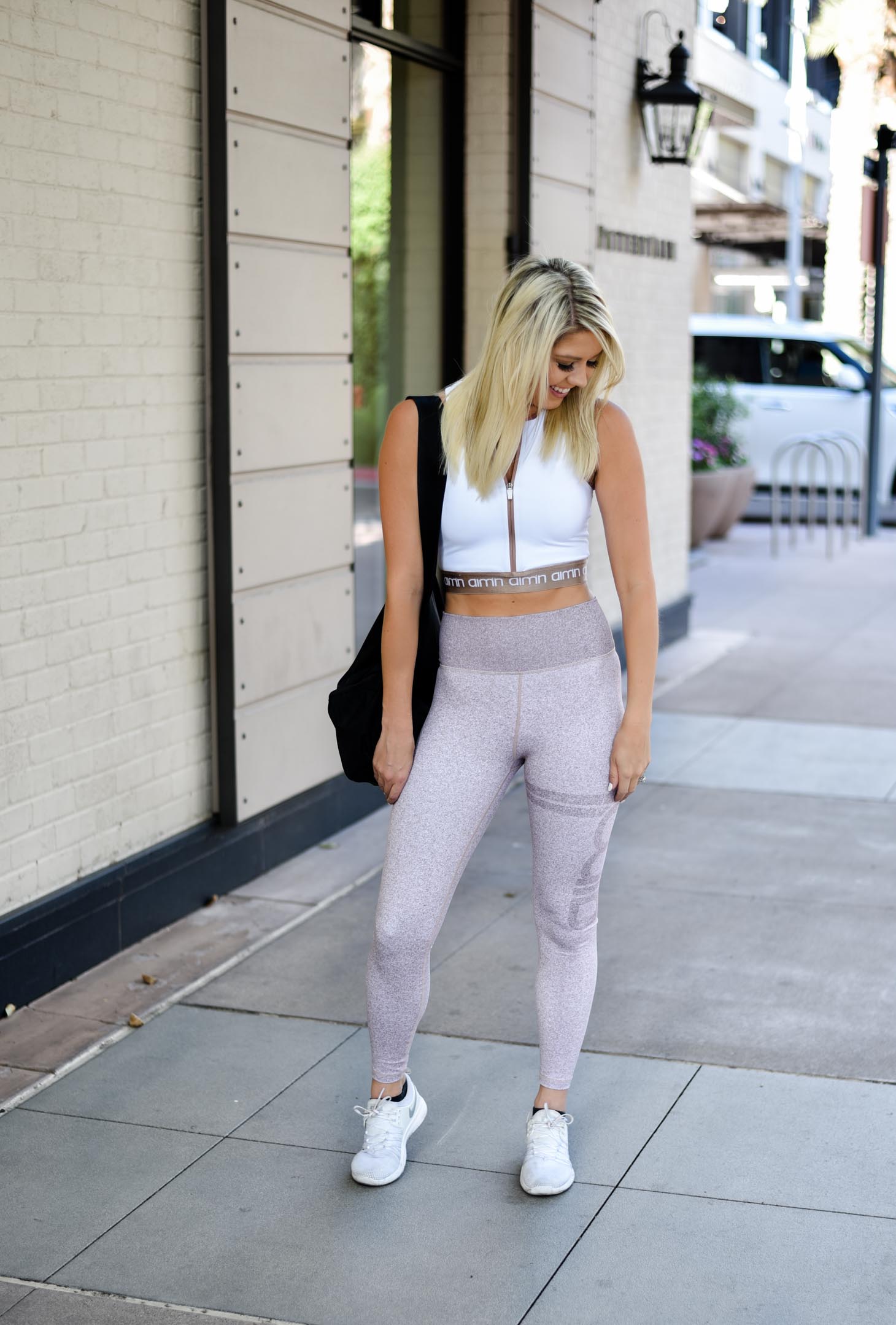 Erin Elizabeth of Wink and a Twirl shares this Aimn Athleisure Look for Workout Style Inspiration 