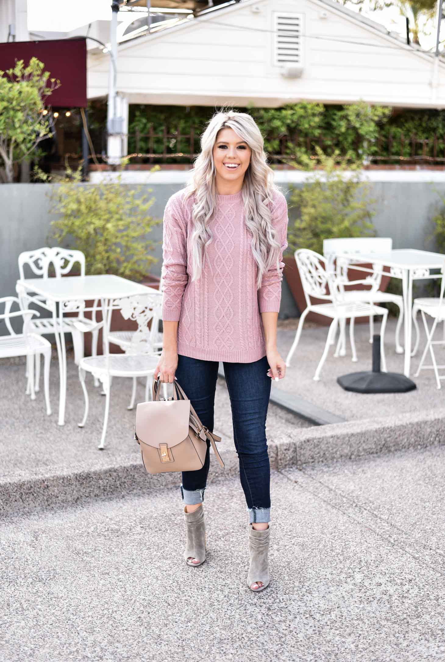 Erin Elizabeth of Wink and a Twirl shares the perfect sweater for your Fall wardrobe from Magnolia Boutique