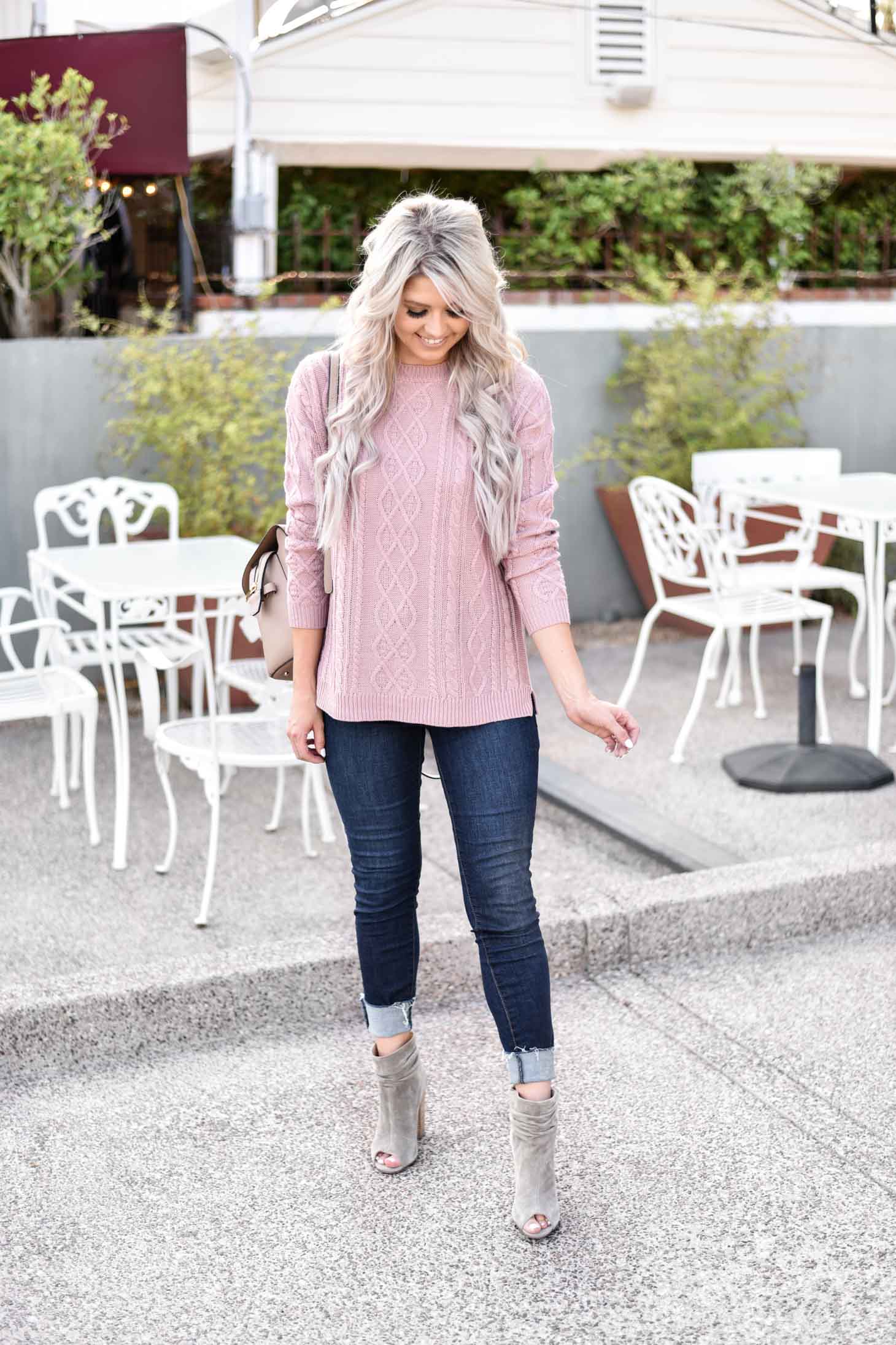 Erin Elizabeth of Wink and a Twirl shares the perfect sweater for your Fall wardrobe from Magnolia Boutique