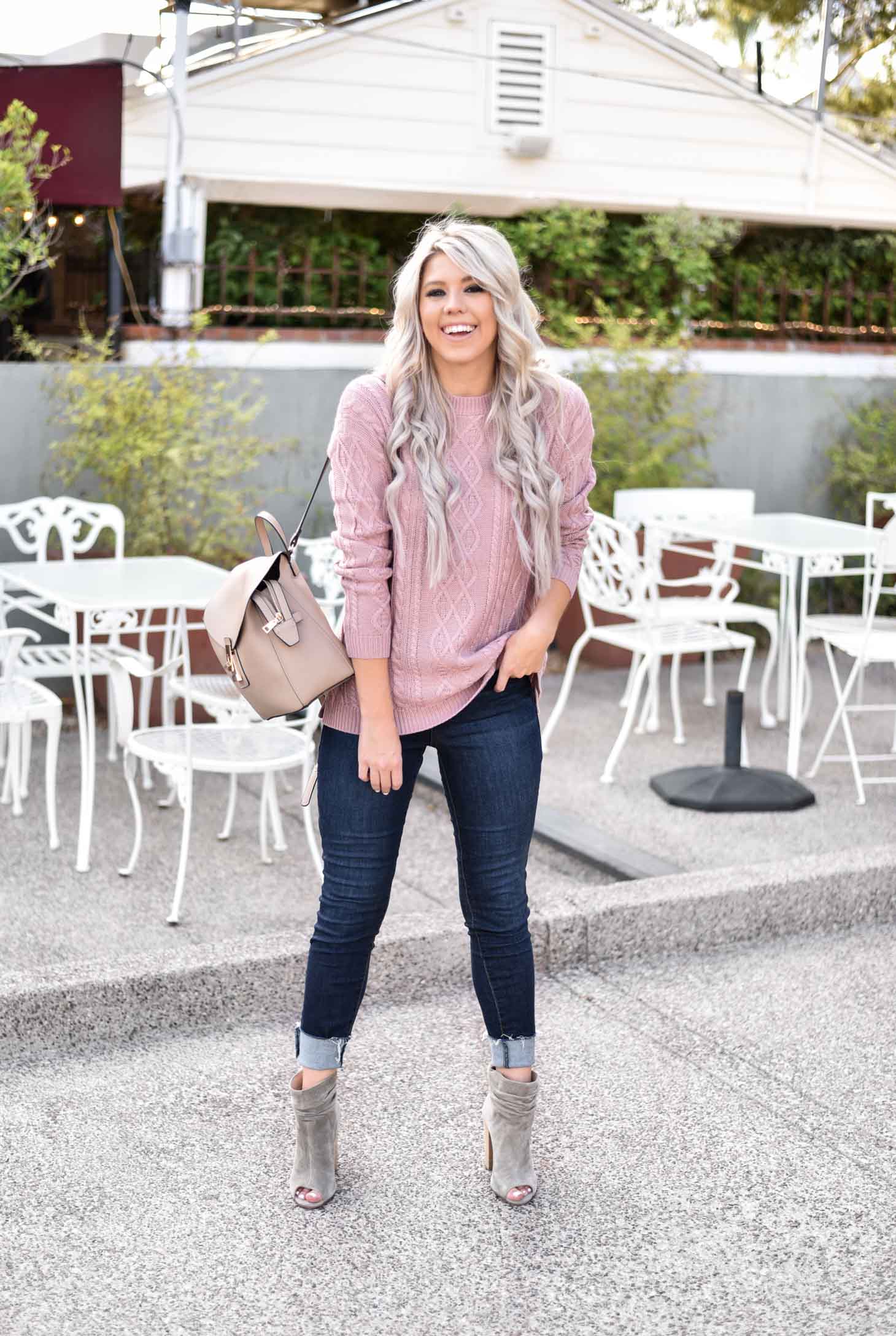 Erin Elizabeth of Wink and a Twirl shares the perfect sweater for your Fall wardrobe from Magnolia Boutique