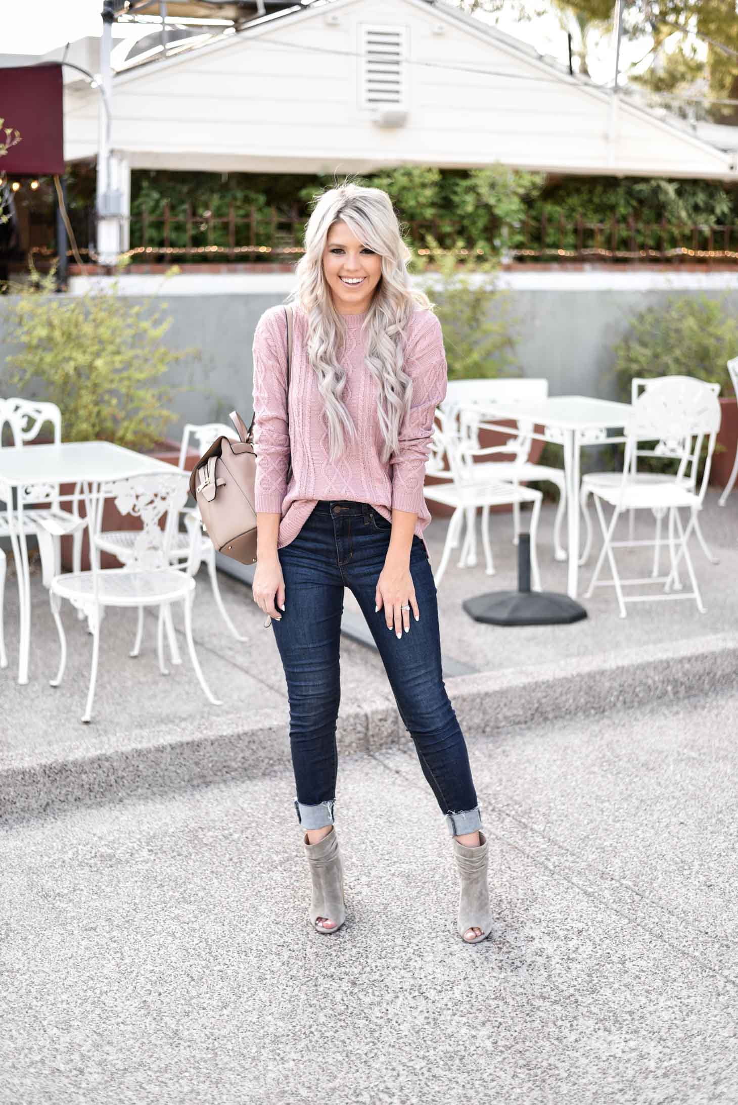 Erin Elizabeth of Wink and a Twirl shares the perfect sweater for your Fall wardrobe from Magnolia Boutique