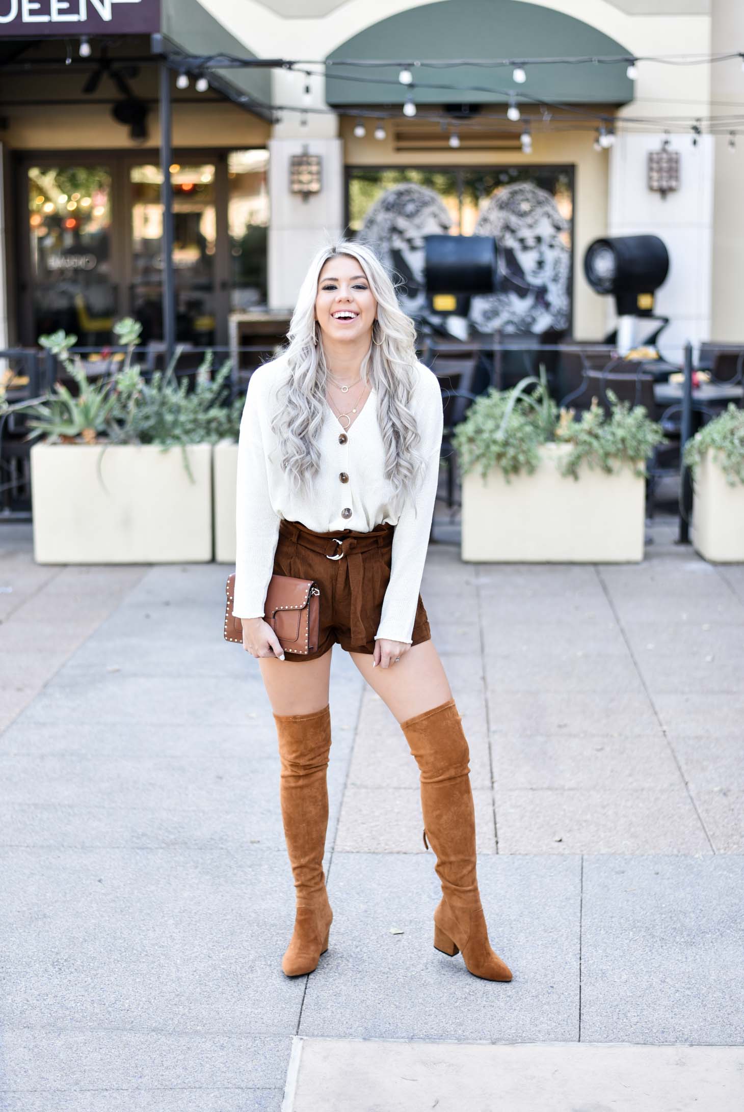 Erin Elizabeth of Wink and a Twirl in the cutest fall outfit from Goodnight Macaroon 