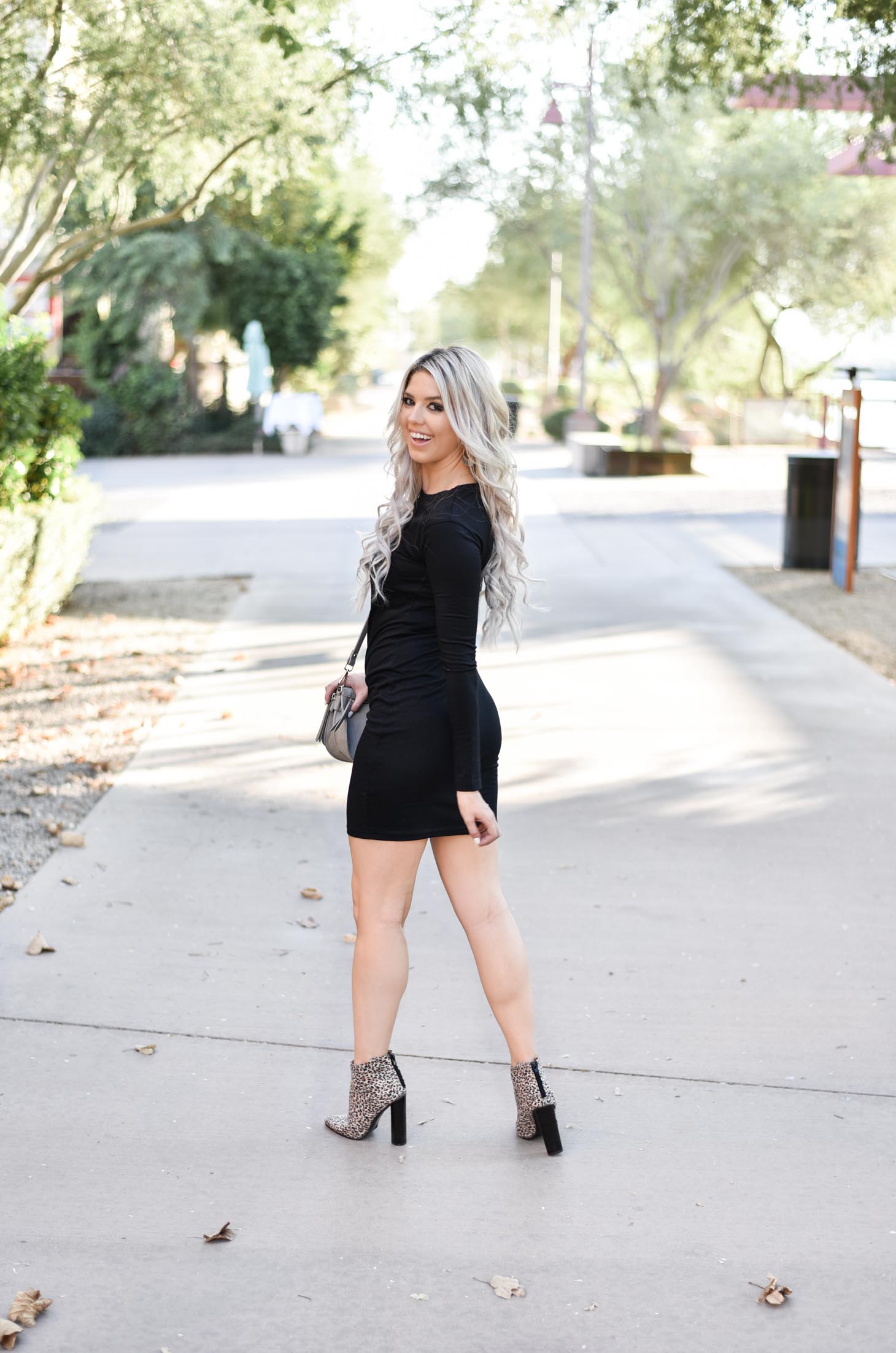Erin Elizabeth of Wink and a Twirl styles the must have bodycon long sleeve dress from Pink Lily Boutique two different ways for Fall