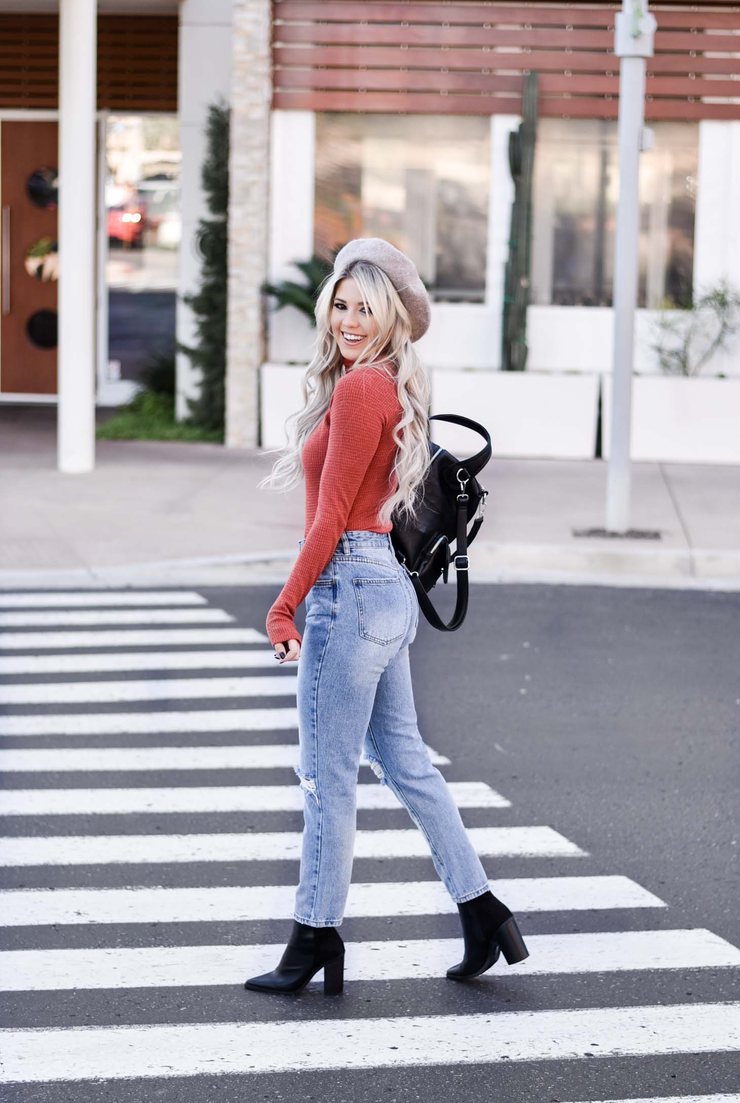 Erin Elizabeth of Wink and a Twirl shares the perfect casual Fall look from LuLus