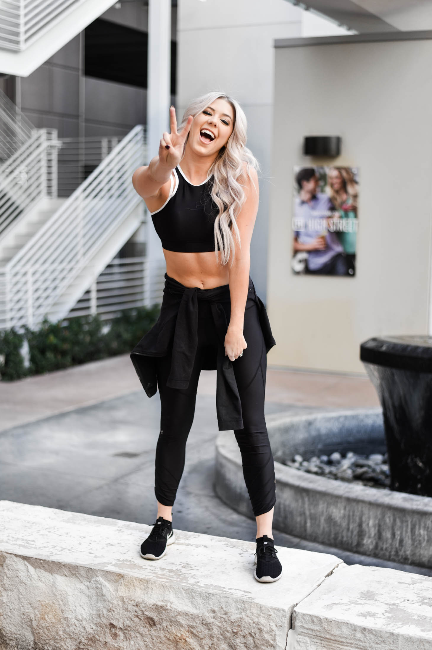 Erin Elizabeth of Wink and a Twirl shares the perfect workout Under Armour set to gift the fitness lovers in your life