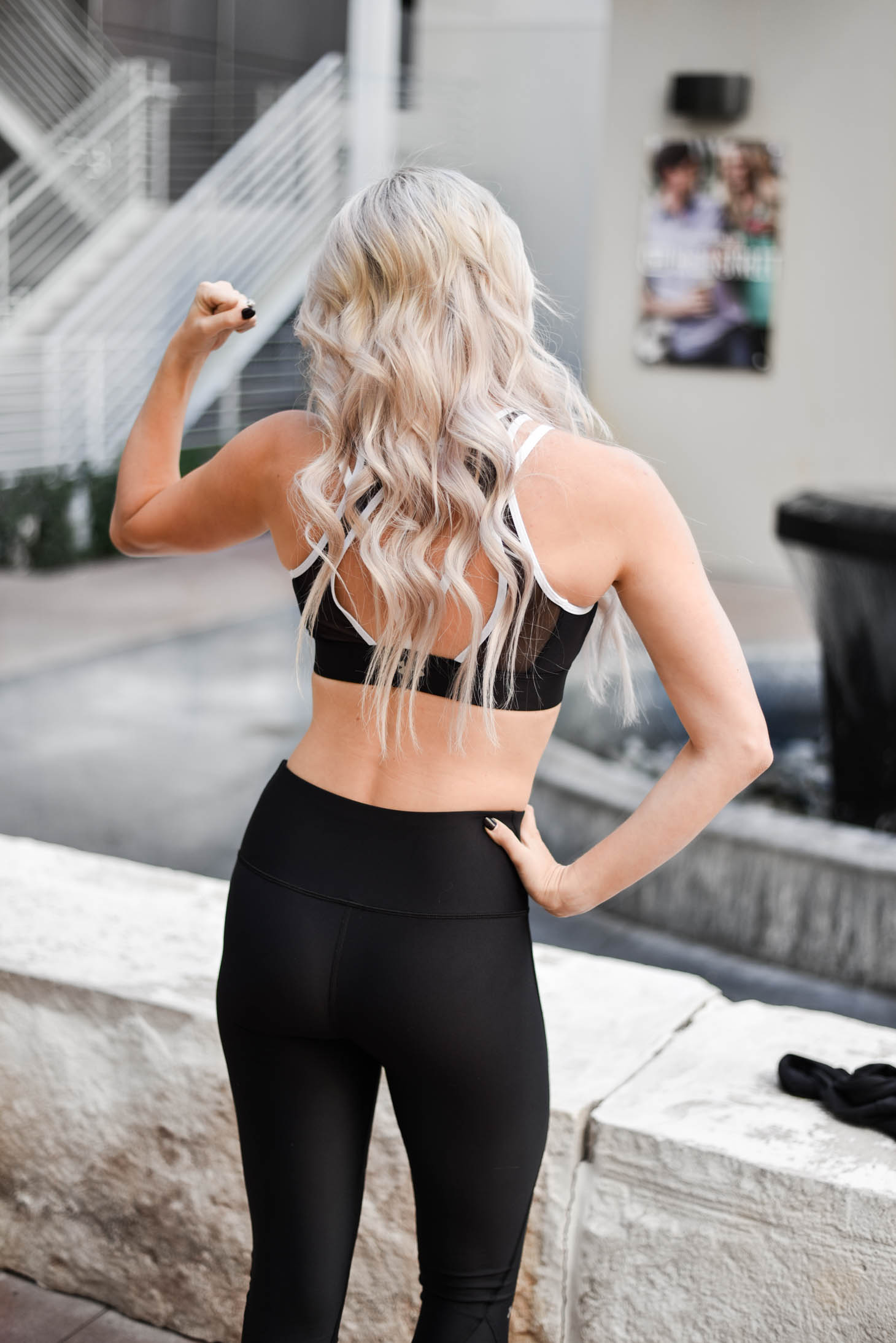 Erin Elizabeth of Wink and a Twirl shares the perfect workout Under Armour set to gift the fitness lovers in your life
