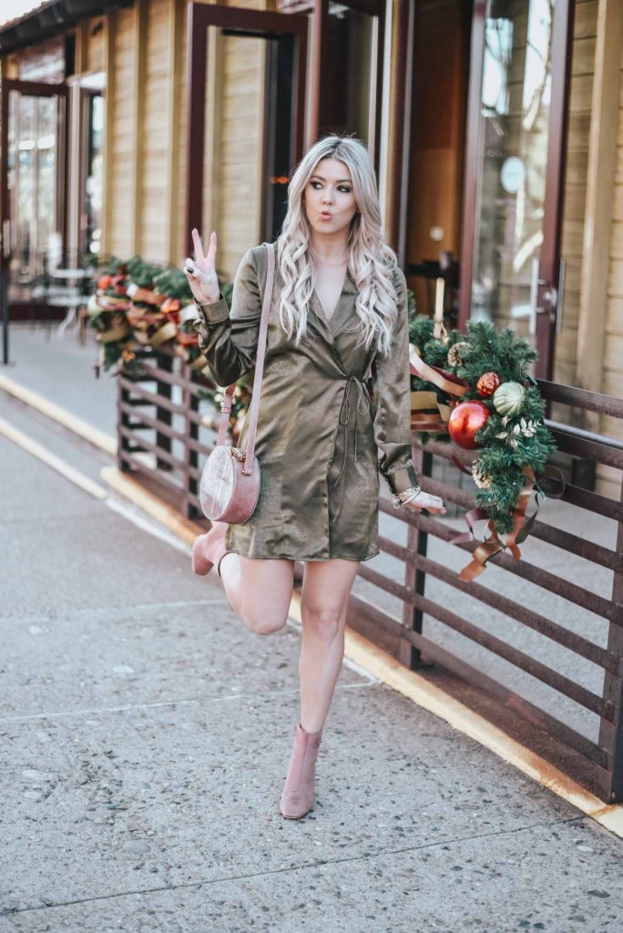 Erin Elizabeth of Wink and a Twirl shares the perfect New Years Eve look for the girl that doesn't love sequin and sparkle! Whole look is Lulus