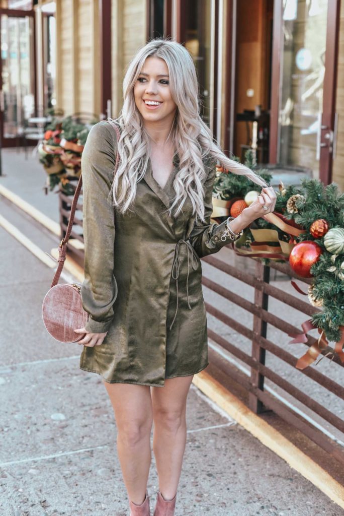 Erin Elizabeth of Wink and a Twirl shares the perfect New Years Eve look for the girl that doesn't love sequin and sparkle! Whole look is Lulus