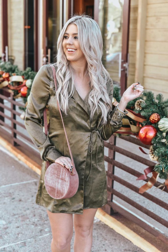 Erin Elizabeth of Wink and a Twirl shares the perfect New Years Eve look for the girl that doesn't love sequin and sparkle! Whole look is Lulus