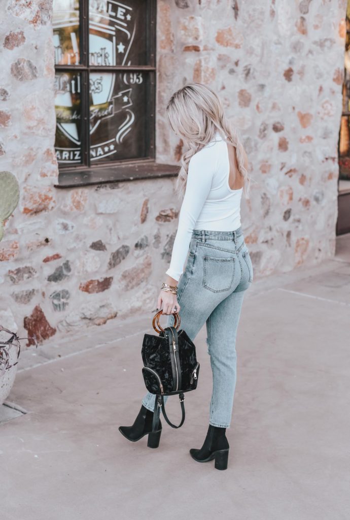 Erin Elizabeth of Wink and a Twirl shares the cutest casual denim look from Lulus 