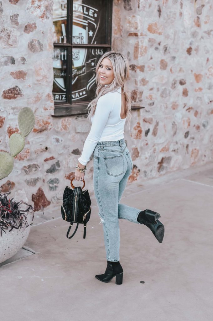 Erin Elizabeth of Wink and a Twirl shares the cutest casual denim look from Lulus 