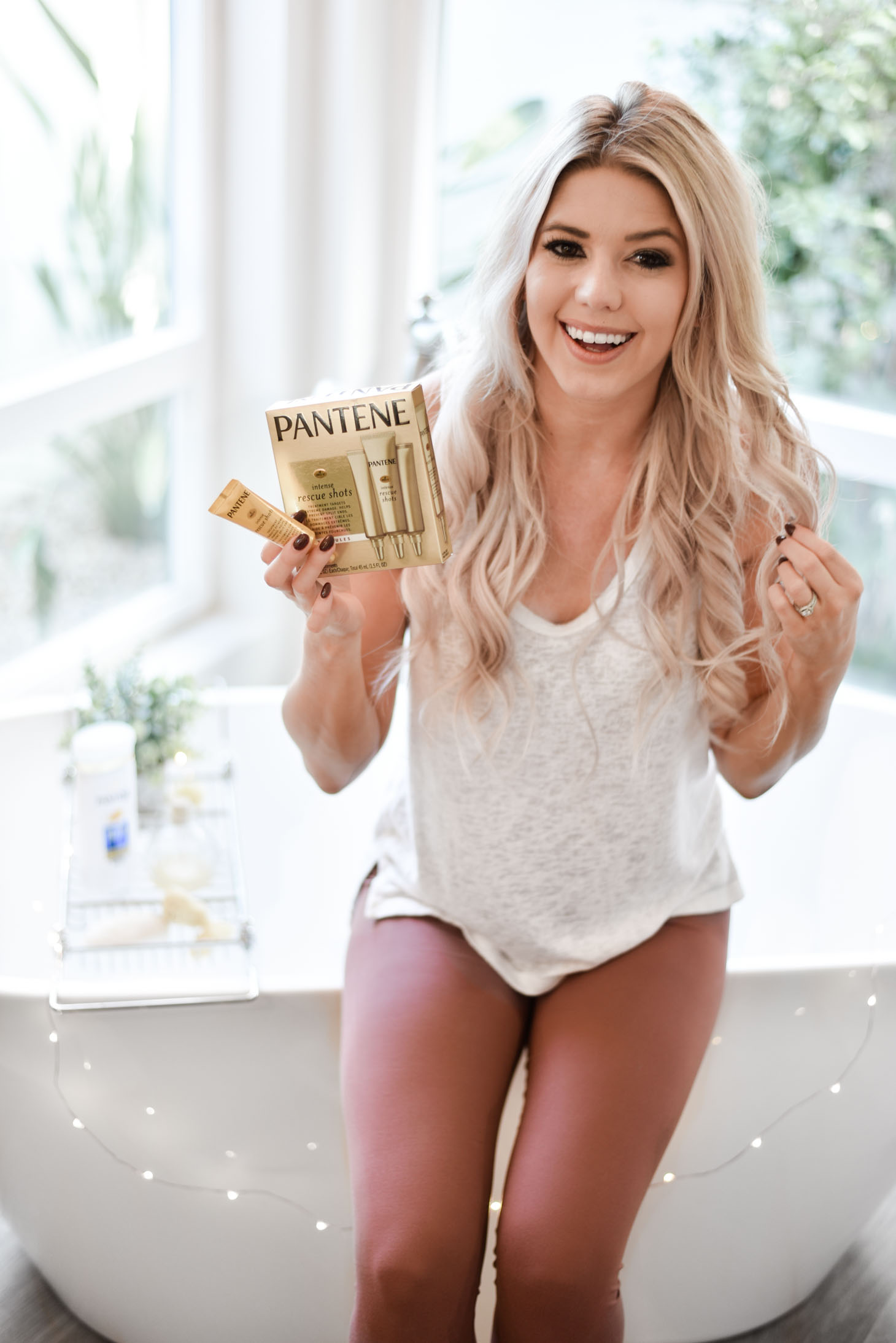 Erin Elizabeth of Wink and a Twirl shares the Pantene Pro-V Rescue Shots 