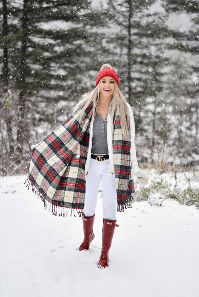 Erin Elizabeth of Wink and a Twirl shares her favorite winter items needed for the cold and snow!