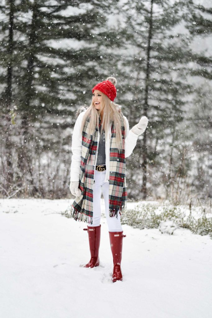 Erin Elizabeth of Wink and a Twirl shares her favorite winter items needed for the cold and snow!