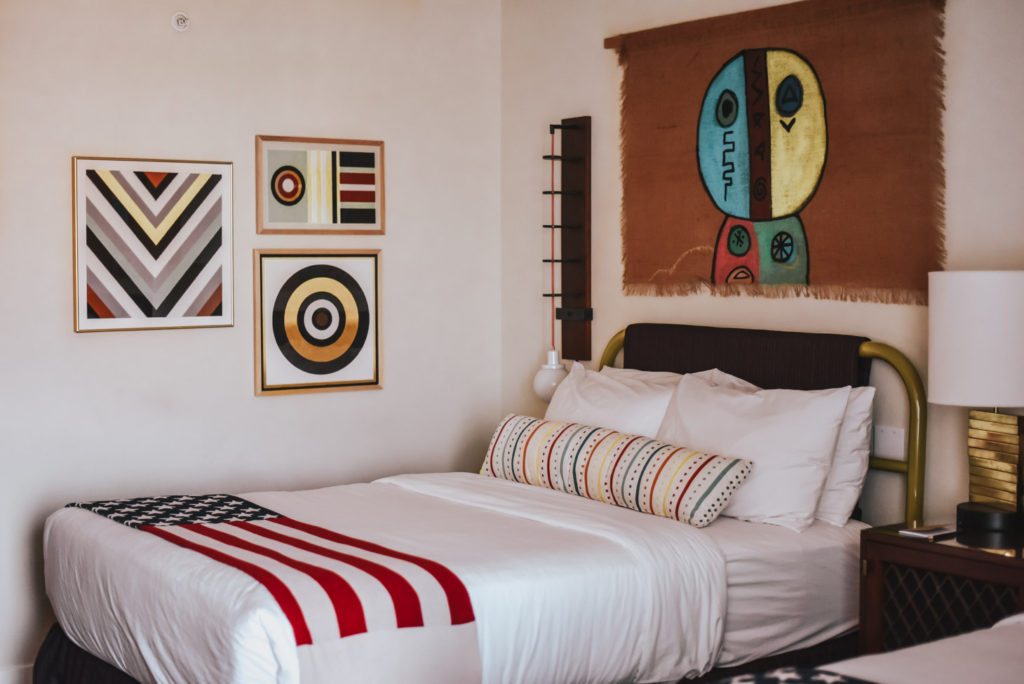 Erin Elizabeth of Wink and a Twirl shares her overall experience at her staycation at the Graduate Hotel Tempe in Tempe, Arizona 