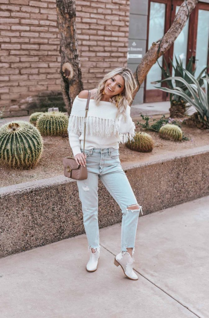 Erin Elizabeth of Wink and a Twirl shares the perfect off the shoulder sweater from Amazon 
