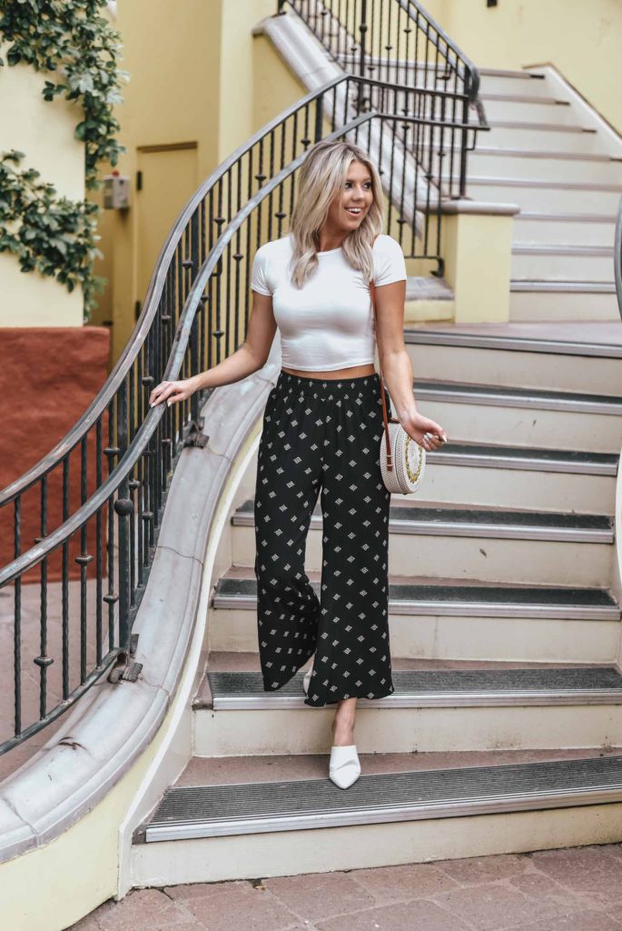 Erin Elizabeth of Wink and a Twirl shares the cutest resort wear look from Lulus