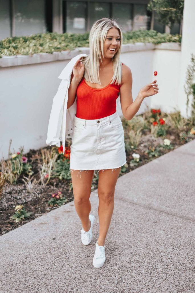 Erin Elizabeth of Wink and a Twirl shares the cutest white denim look from Lulus