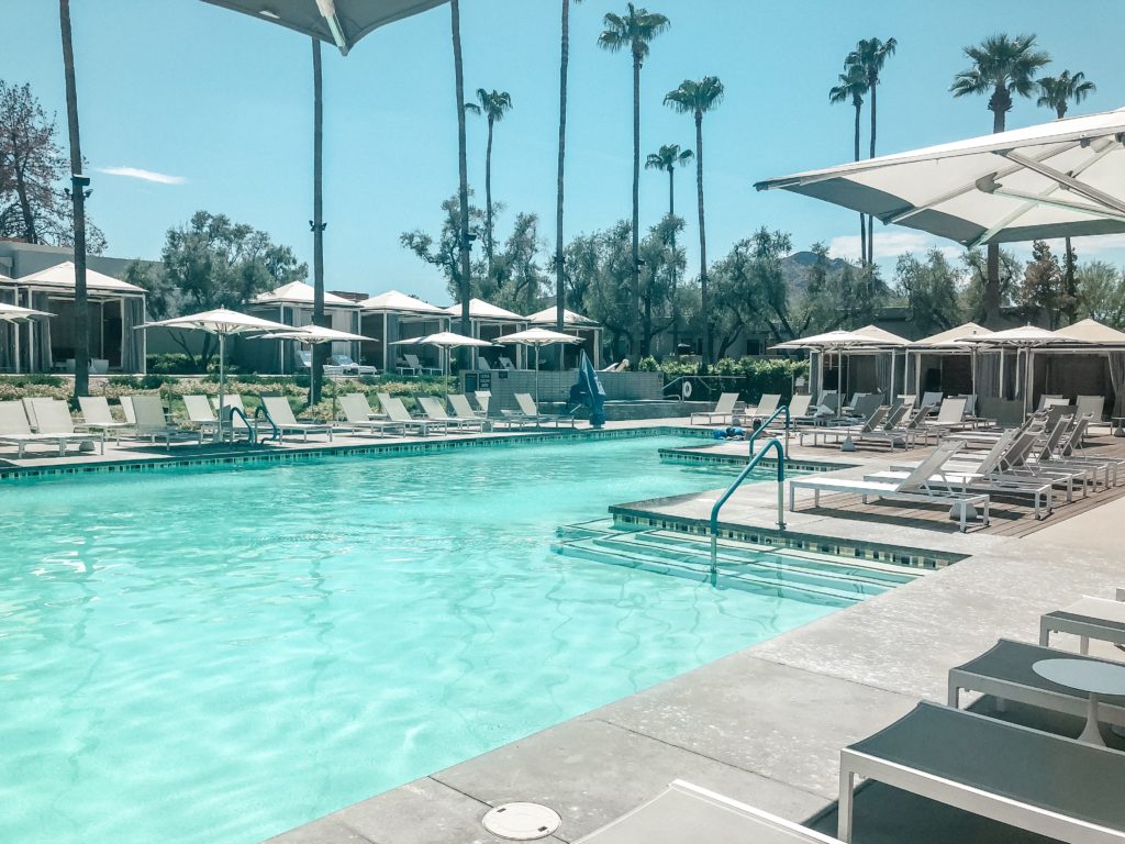 Erin Elizabeth of Wink and a Twirl shares her recent girl's staycation at the Andaz Scottsdale Resort and Bungalows in Scottsdale, Arizona 